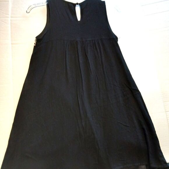 YA Los Angeles Small LBD with Beautiful Design on Top, Sleeveless & One Button - Picture 5 of 6